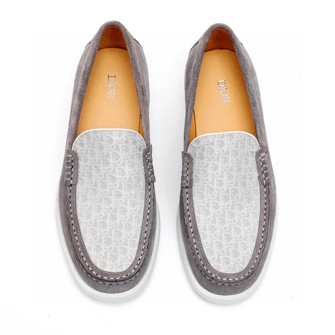 Men's shoes 💰460 💐Original packaging Product trademark: Dior "Dior" casual leather shoes Regular size: 38-44 (45.46.47🉑️Customized) Product materials: Selected Italian imported first-layer suede cowhide upper, imported water-dyed 🐂 cowhide lining. Strong three-dimensional visual effect, original rubber outsole Color: 3⃣️colors available